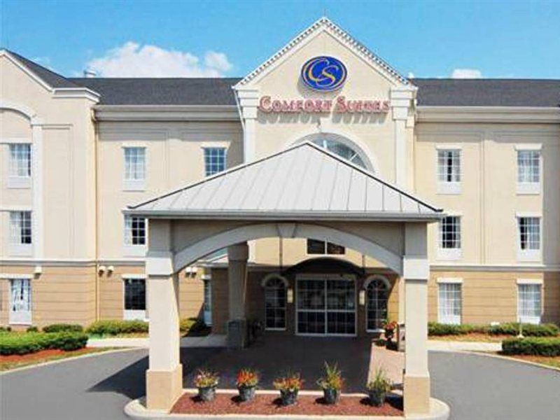 Comfort Suites Newark - Harrison Bagian luar foto